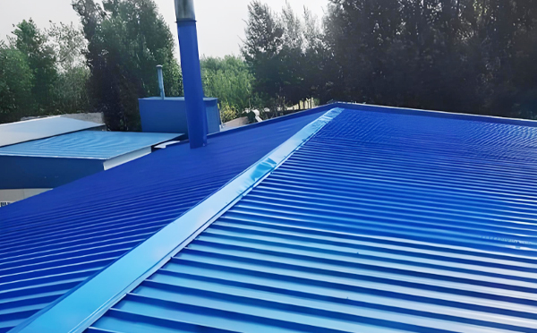 下雨天如何确保彩钢钢结构工地施工安全